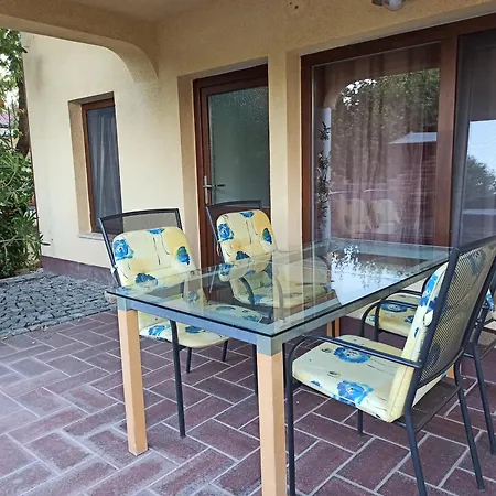 Barackvirag Apartment Balatongyörök