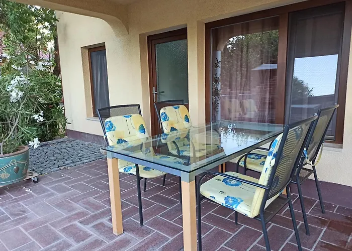 Barackvirag דירה Balatongyörök